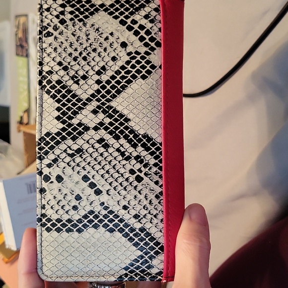 🩷 3/$15 Slim Snake Print Card Wallet, Black & White Print with Red Accents - Picture 6 of 7